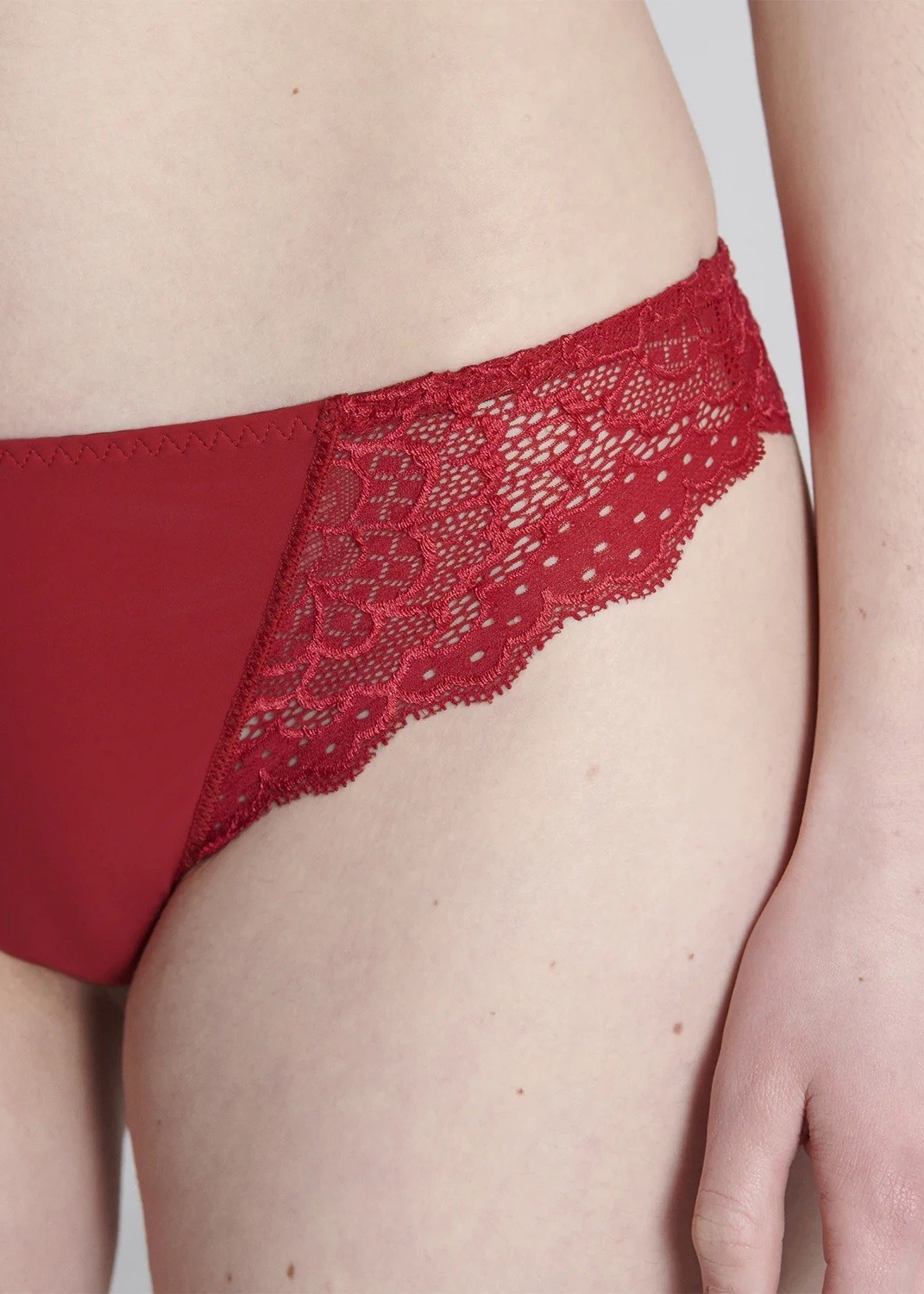 CARESSE תחתון טנגה (Panties)