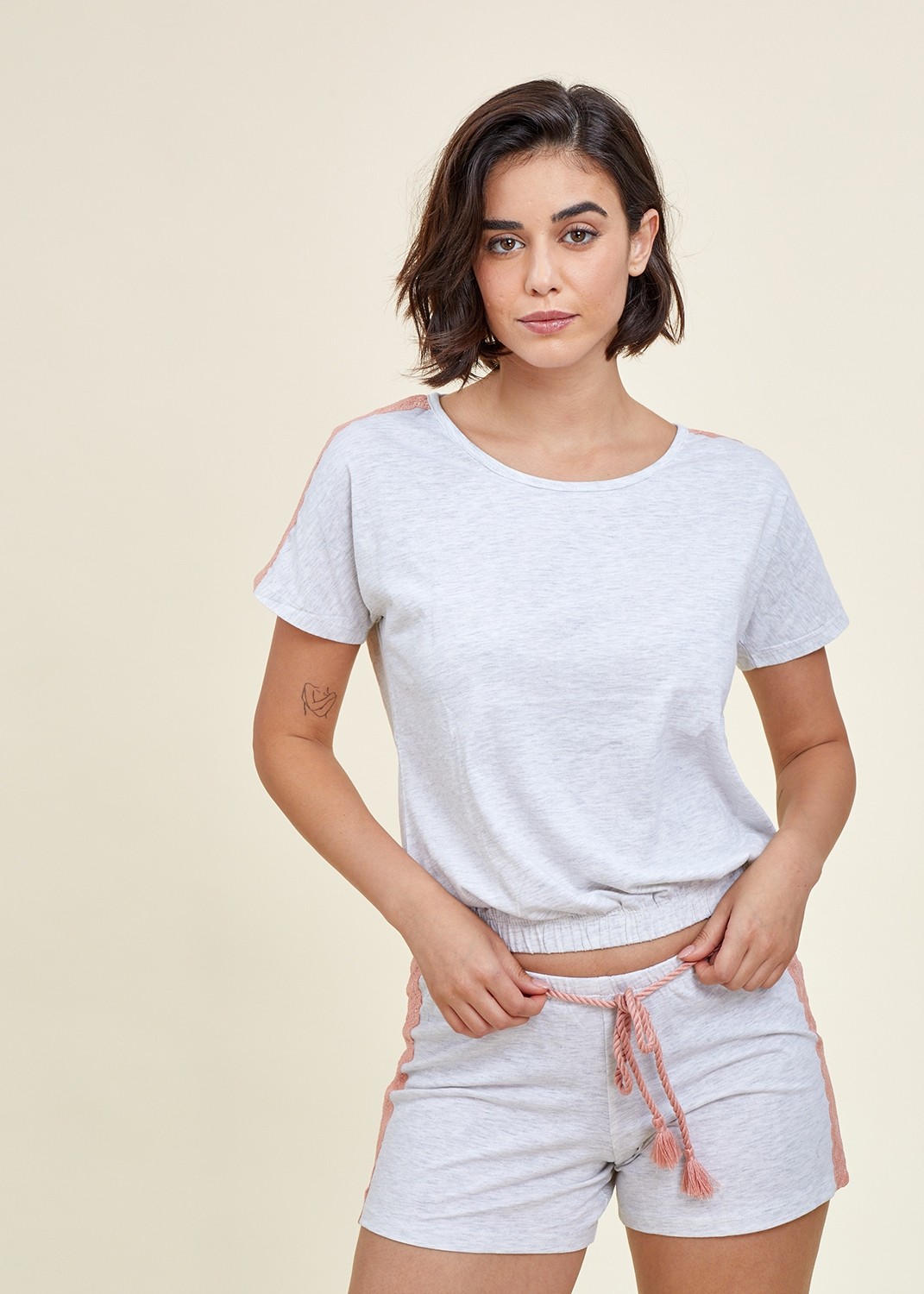 חליפת פנאי SHORT LACE (Pajamas)