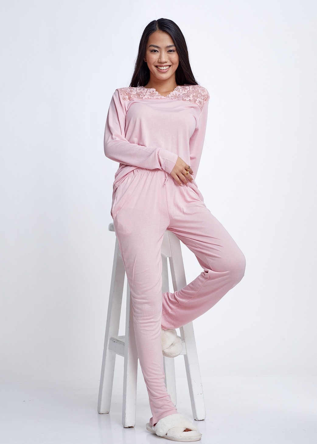 חליפת במבוק צווארון תחרה (Pajamas)
