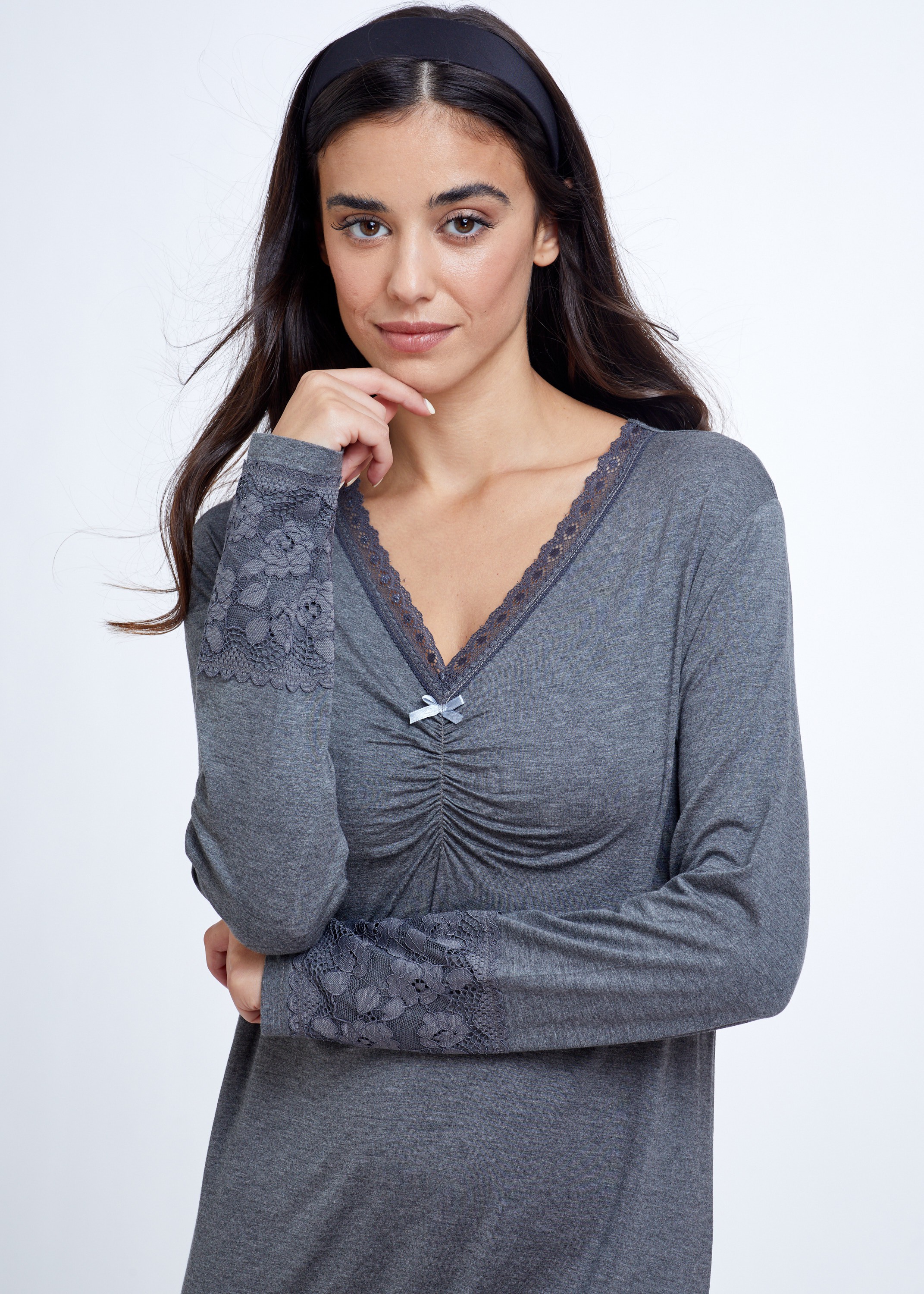 כותונת לילה מבד במבוק (Pajamas)