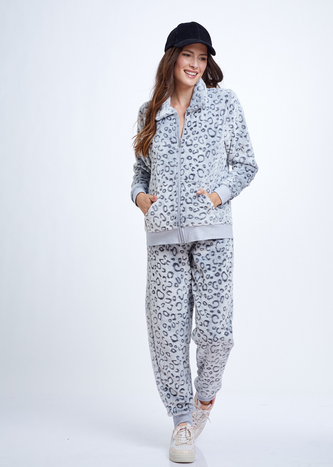 חליפת פנאי פלאפי מנומרת (Pajamas)
