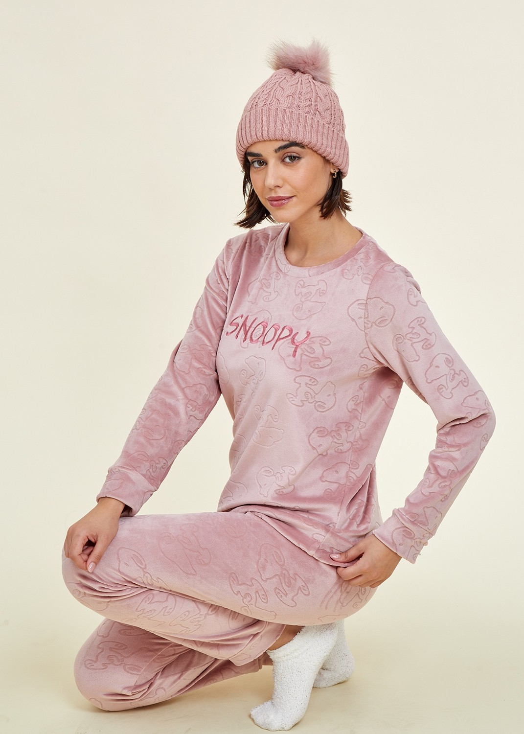 פיג`מה סנופי אול אובר קטיפה (Pajamas)