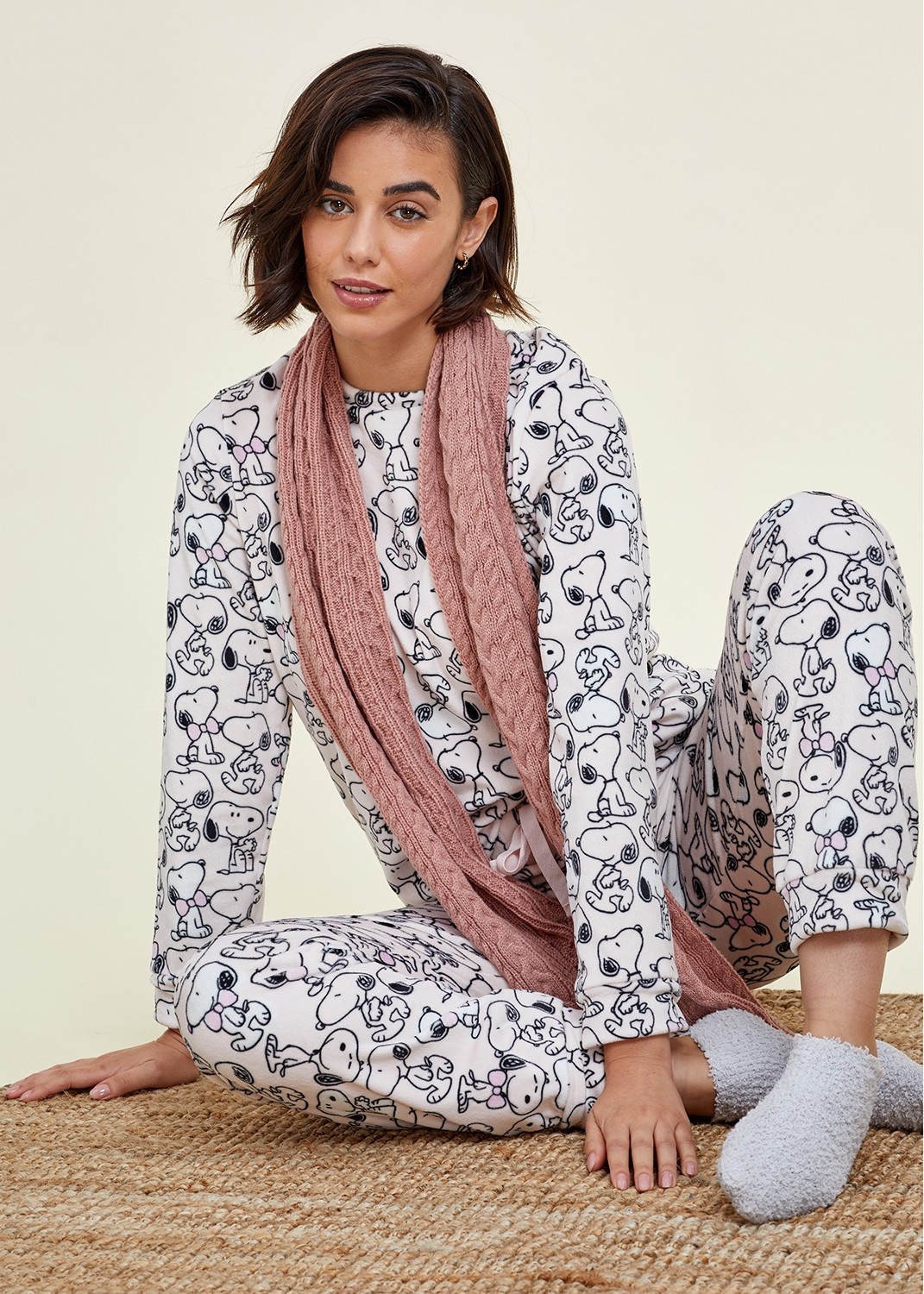 פיג`מה סנופי עם סרט קטיפה (Pajamas)