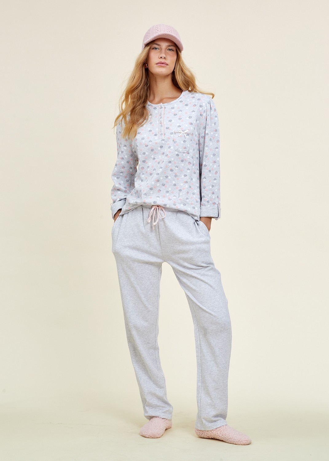 פיג`מה עם כפתורים (Pajamas)