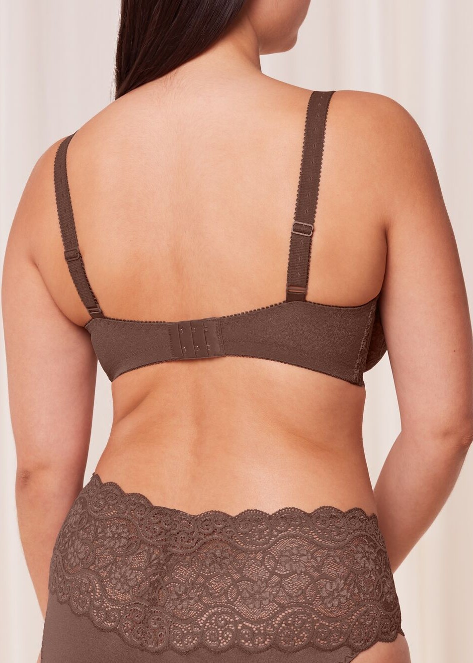 Amourette 300 W X חזיה ללא ריפוד למידות גדולות (bras)