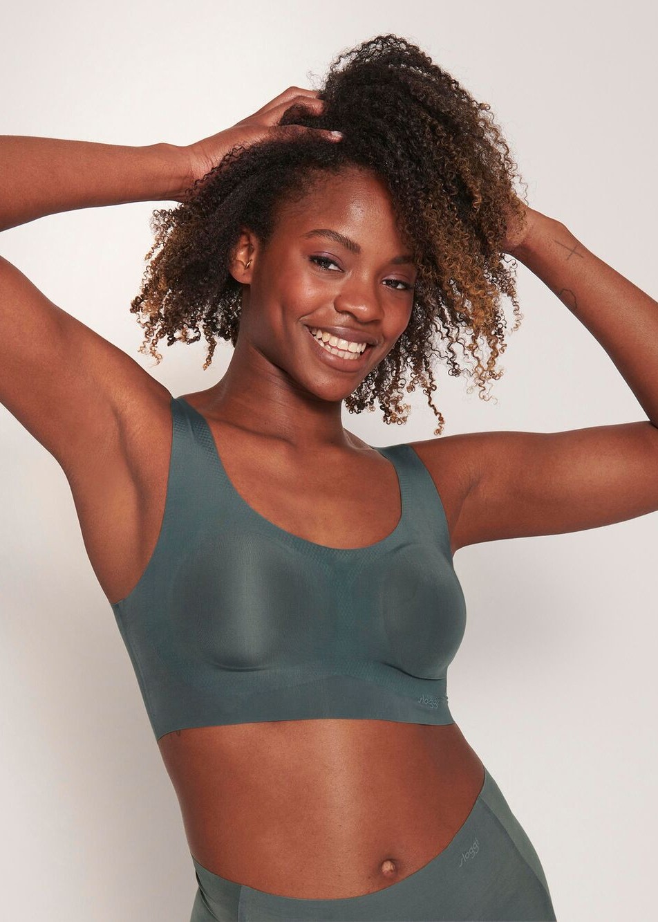 גוזייה ללא תפר ZERO Feel (bras)