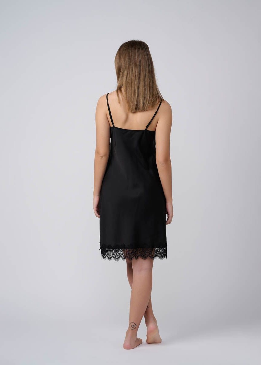 כותונת סאטן מידי בשילוב תחרת ריסים (SexySleepwear)