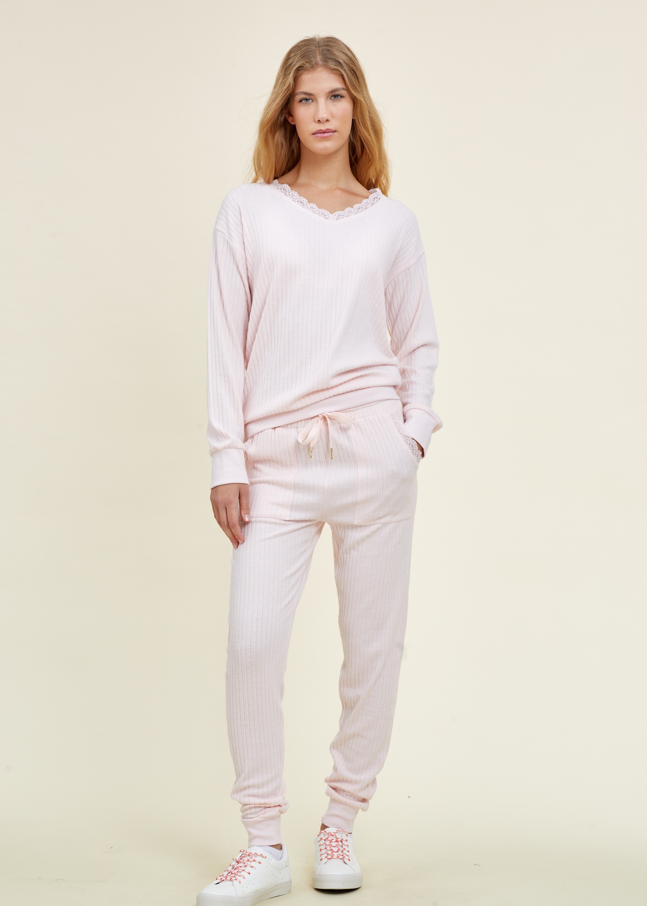 פיג`מה פסים תחרה סריג (Pajamas)