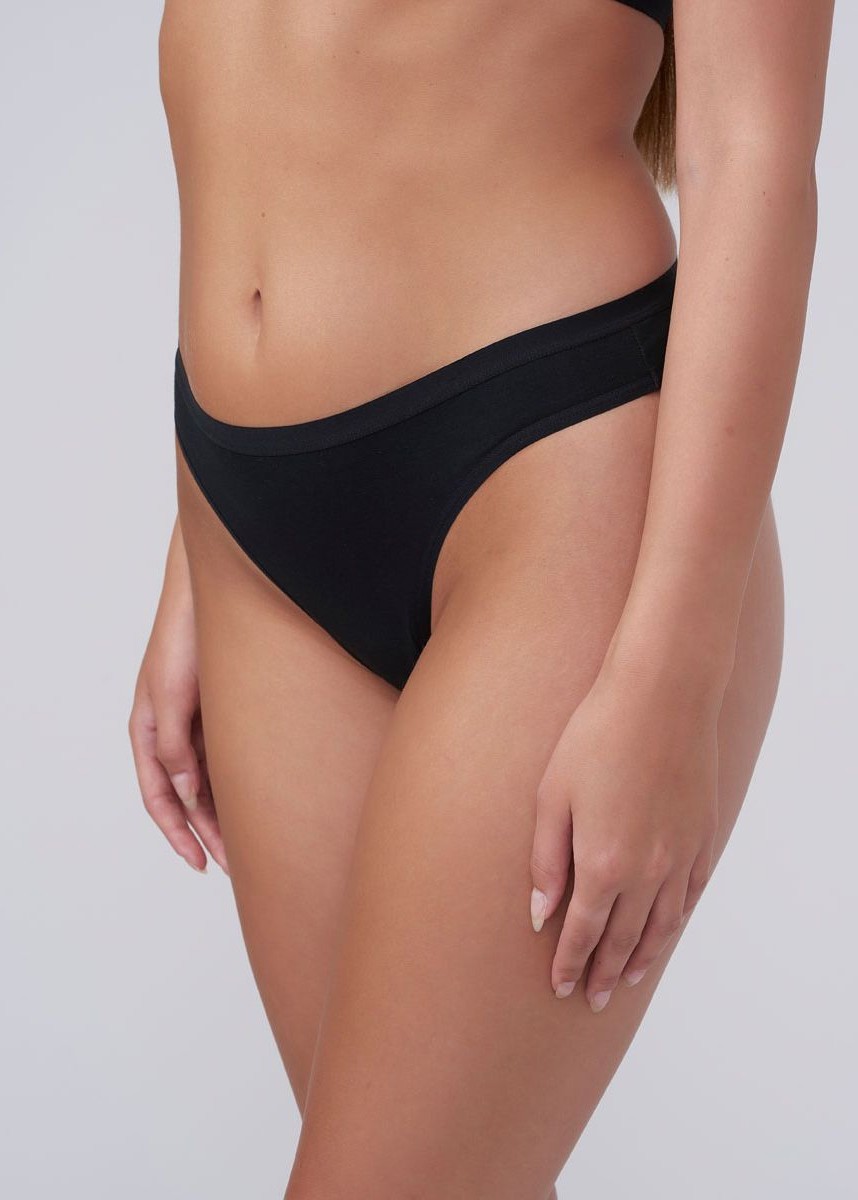 תחתון חוטיני (Panties)