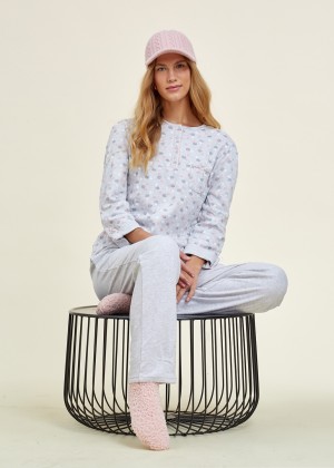 פיג`מה עם כפתורים (Pajamas)