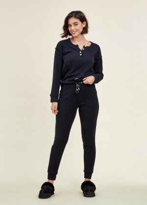 פיג`מה עם כפתורים סריג (Pajamas)