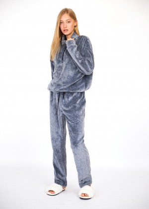 חליפת פנאי פלאפי עם צווארון (Pajamas)